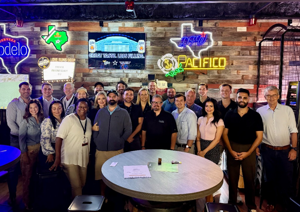 Dallas Uptown Networking Chapter Members at Bar W